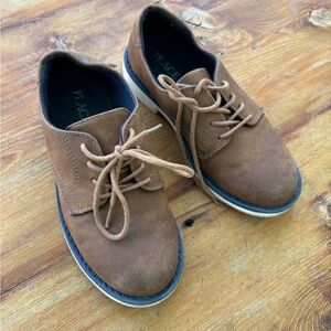 Place Tan boys dress shoes